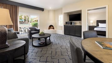 Frette Italian sheets, premium bedding, pillowtop beds, in-room safe