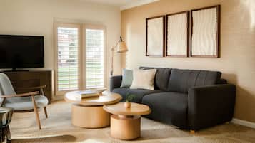 Frette Italian sheets, premium bedding, pillow-top beds, in-room safe