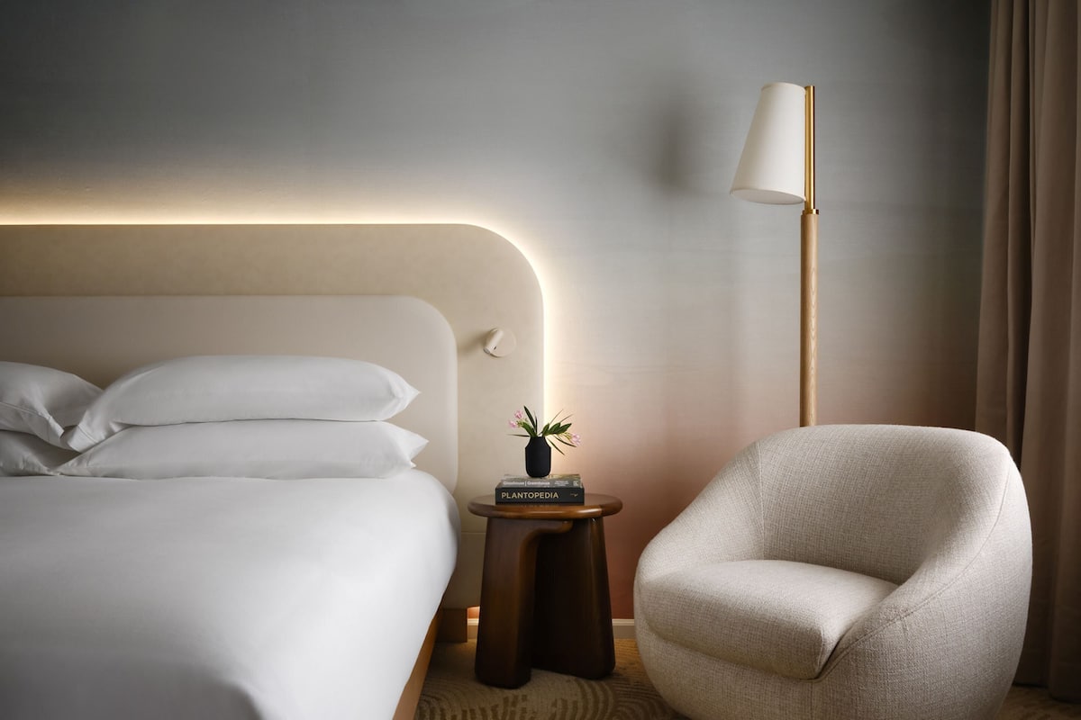 Hypo-allergenic bedding, in-room safe, desk, laptop workspace