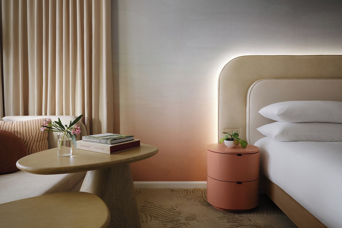 Frette Italian sheets, premium bedding, pillowtop beds, in-room safe