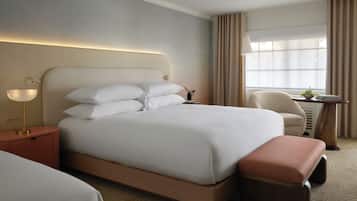 Room, 2 Queen Beds, Roll-in Shower (Mobility Accessible)