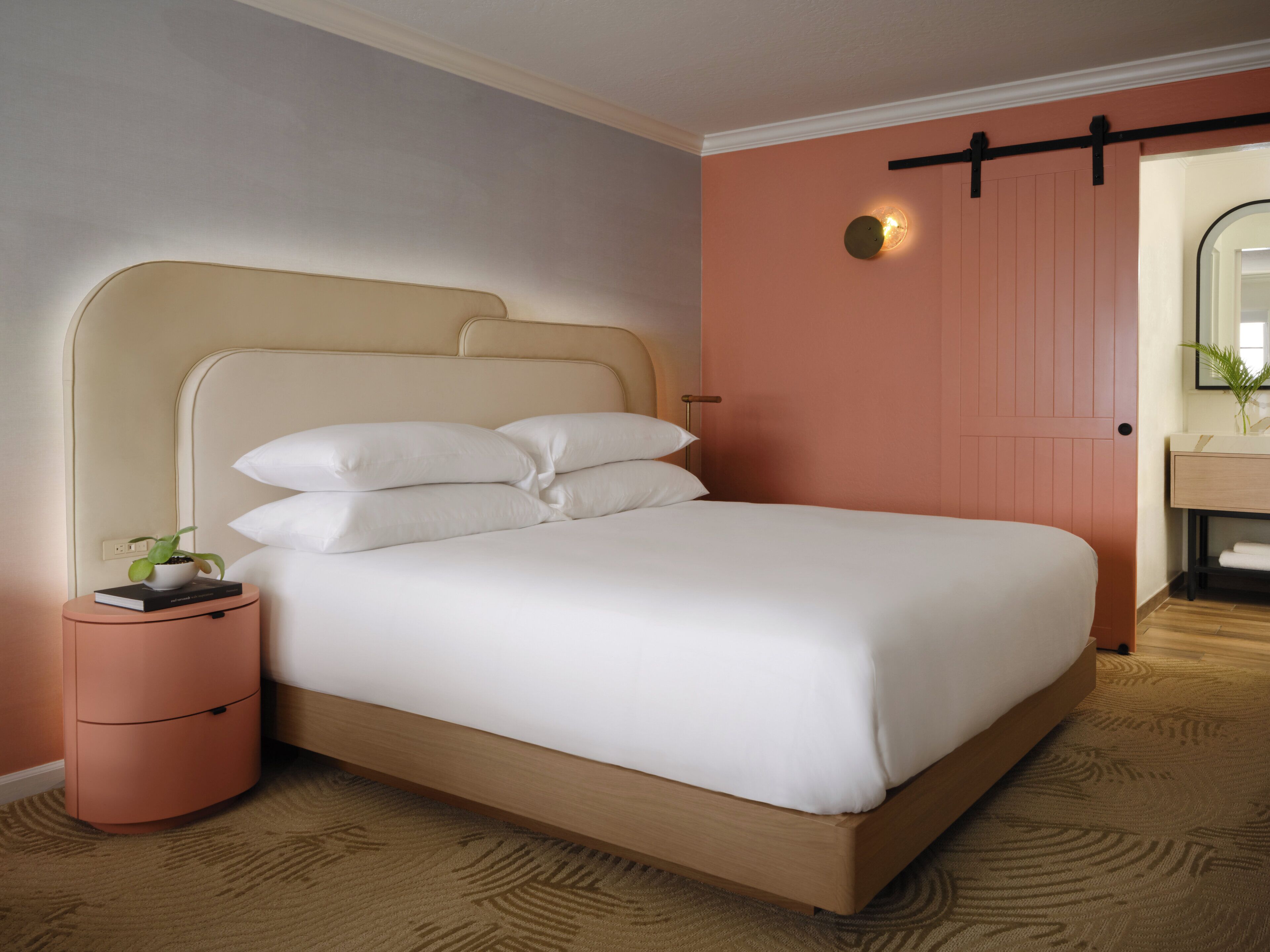 Premium bedding, in-room safe, desk, laptop workspace