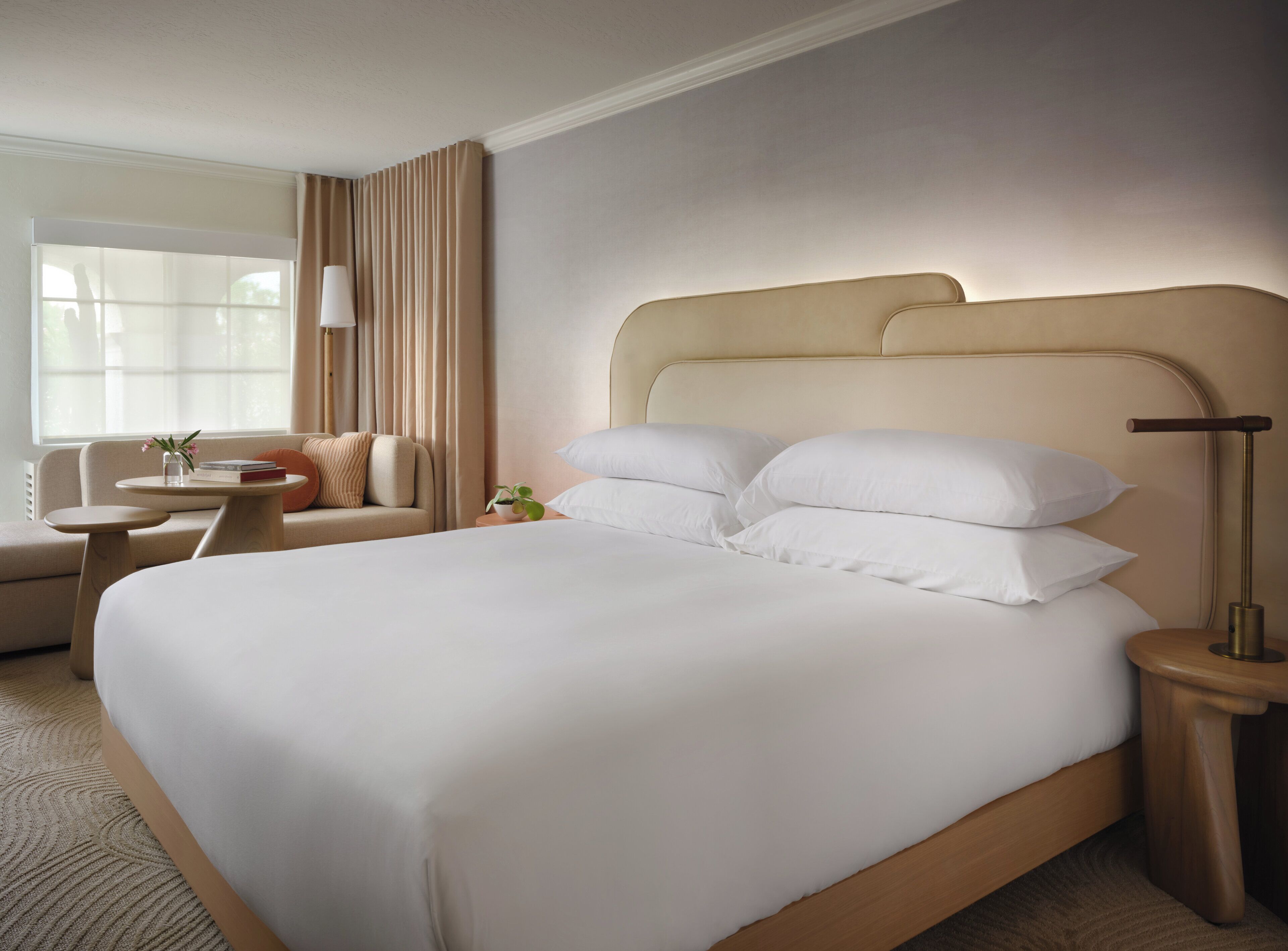 이탈리아 프레떼 시트, 고급 침구, 필로우탑 침대, 객실 내 금고