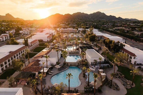 Exterior - Kimpton Miralina Resort & Villas by IHG (Paradise Valley)