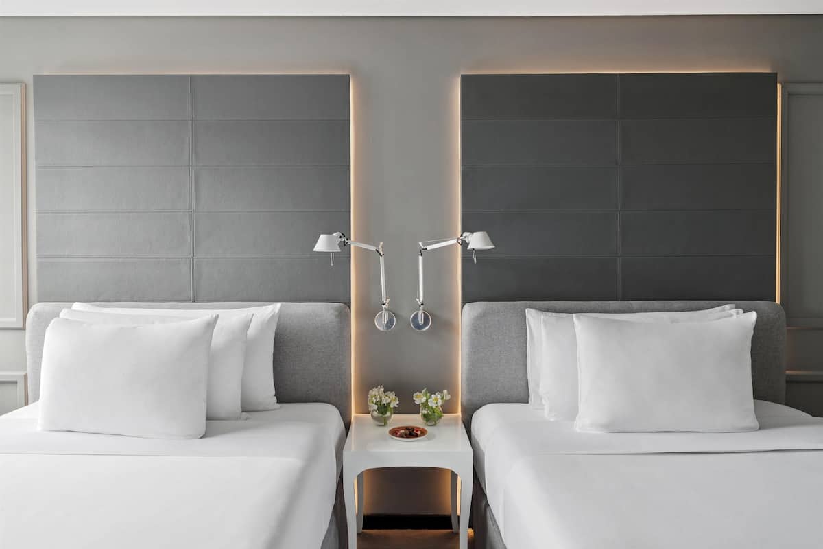 Camera Superior (2 Double Beds) | 1 camera, biancheria da letto di alta qualità, minibar