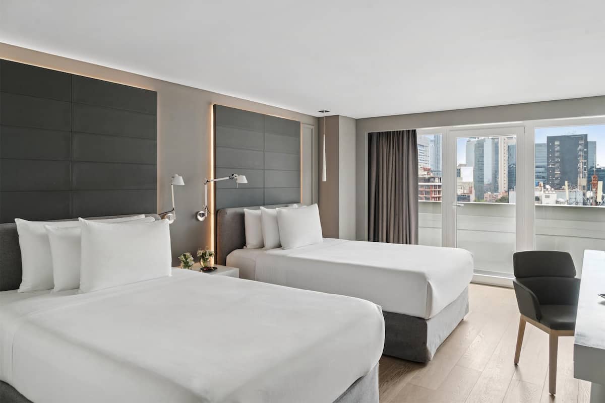 Premium-rum - terrass (2 Double Beds) | Sängtillbehör av högsta kvalitet och minibar