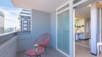 Suite, Terraza (View) | Ropa de cama de alta calidad y minibar