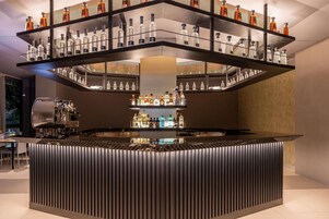酒吧（店内）