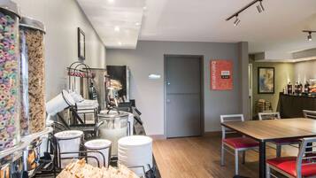 Free daily full breakfast