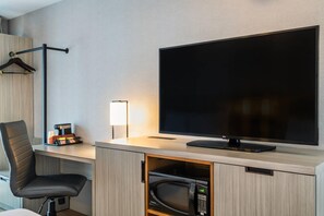 Ropa de cama de alta calidad, escritorio y cortinas blackout