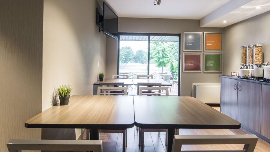 Comfort Inn Airport East - Ancienne Lorette