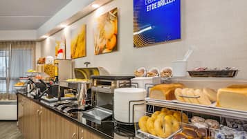 Free daily full breakfast