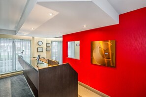 Lobby - Comfort Inn Airport East - Ancienne Lorette (L'Ancienne-Lorette)