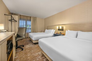 Habitación, 2 camas de matrimonio, no fumadores | Ropa de cama de alta calidad, escritorio, cortinas opacas