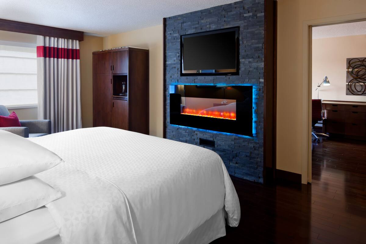 Pillowtop beds, in-room safe, desk, iron/ironing board