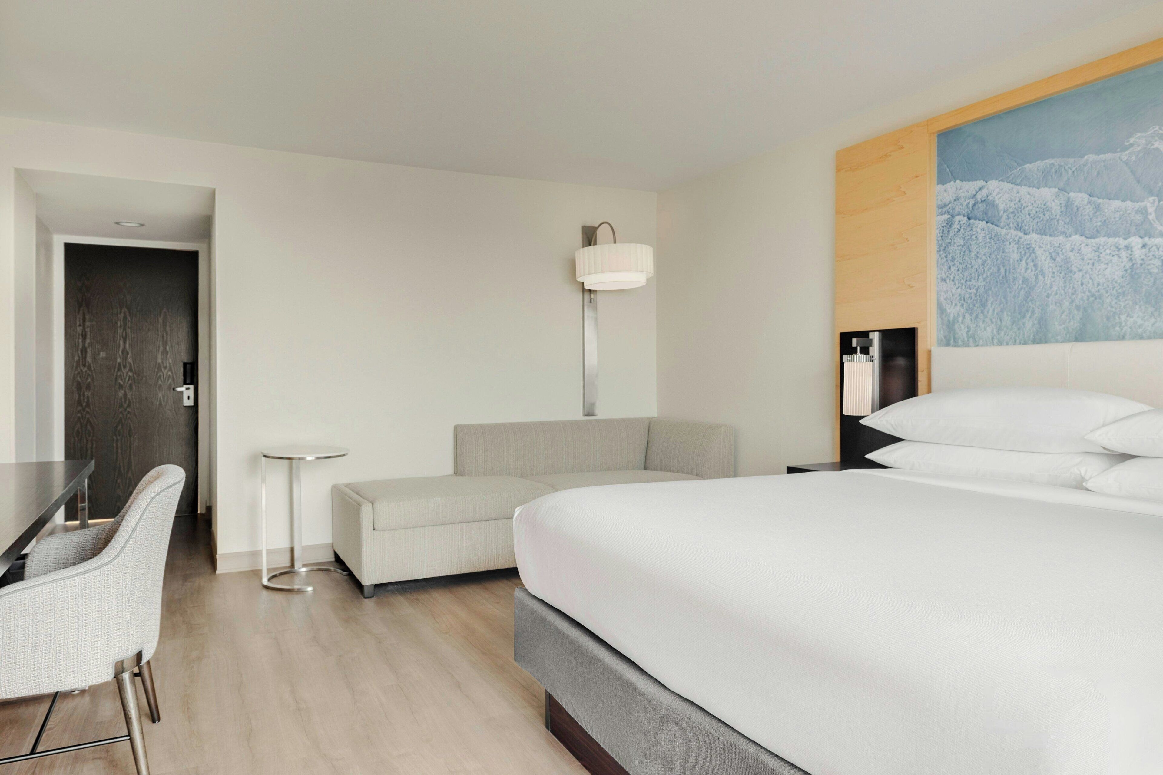 Premium bedding, in-room safe, desk, blackout drapes