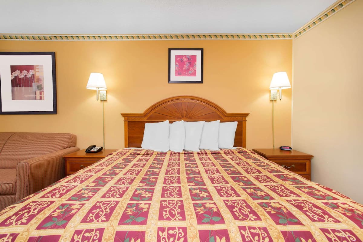 Desk, blackout drapes, free WiFi, bed sheets