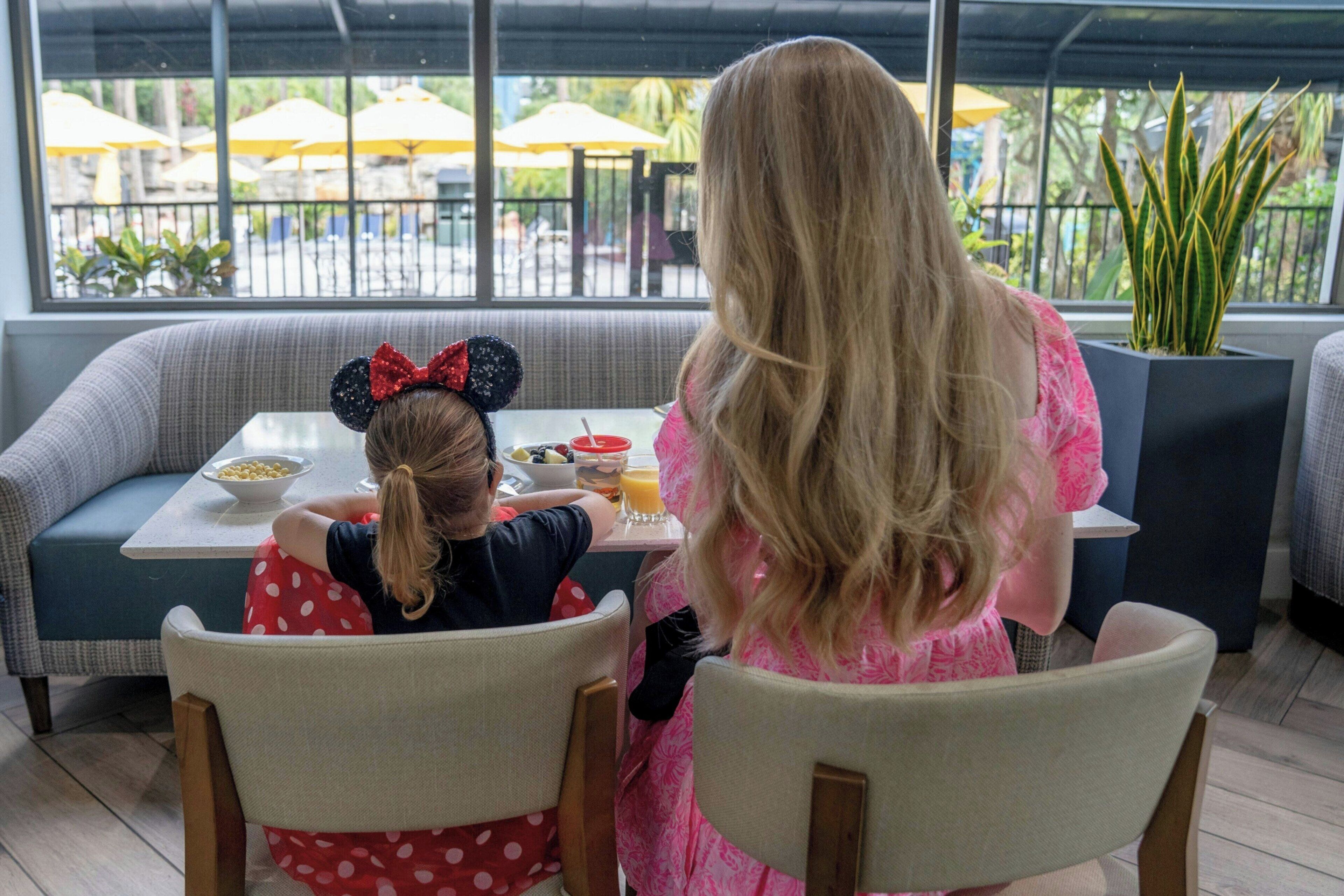 2 outdoor pools, sun loungers