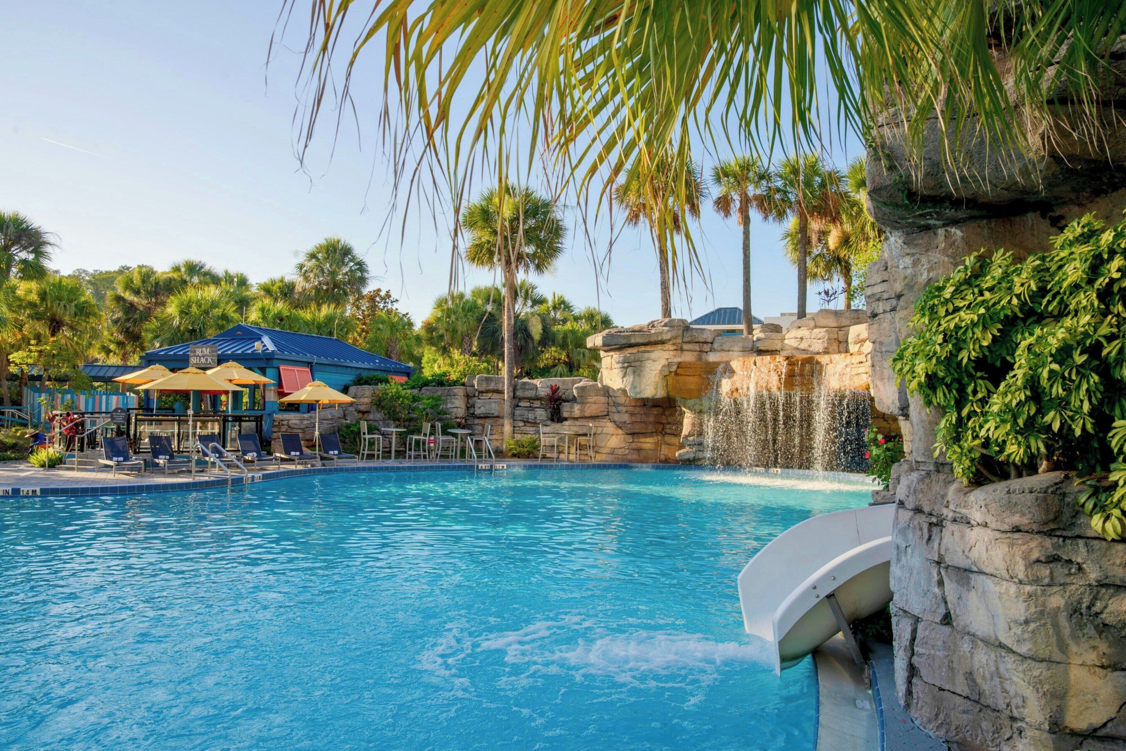 2 outdoor pools, sun loungers