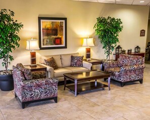 Lobby sitting area - Michigan City Inn (Michigan City)