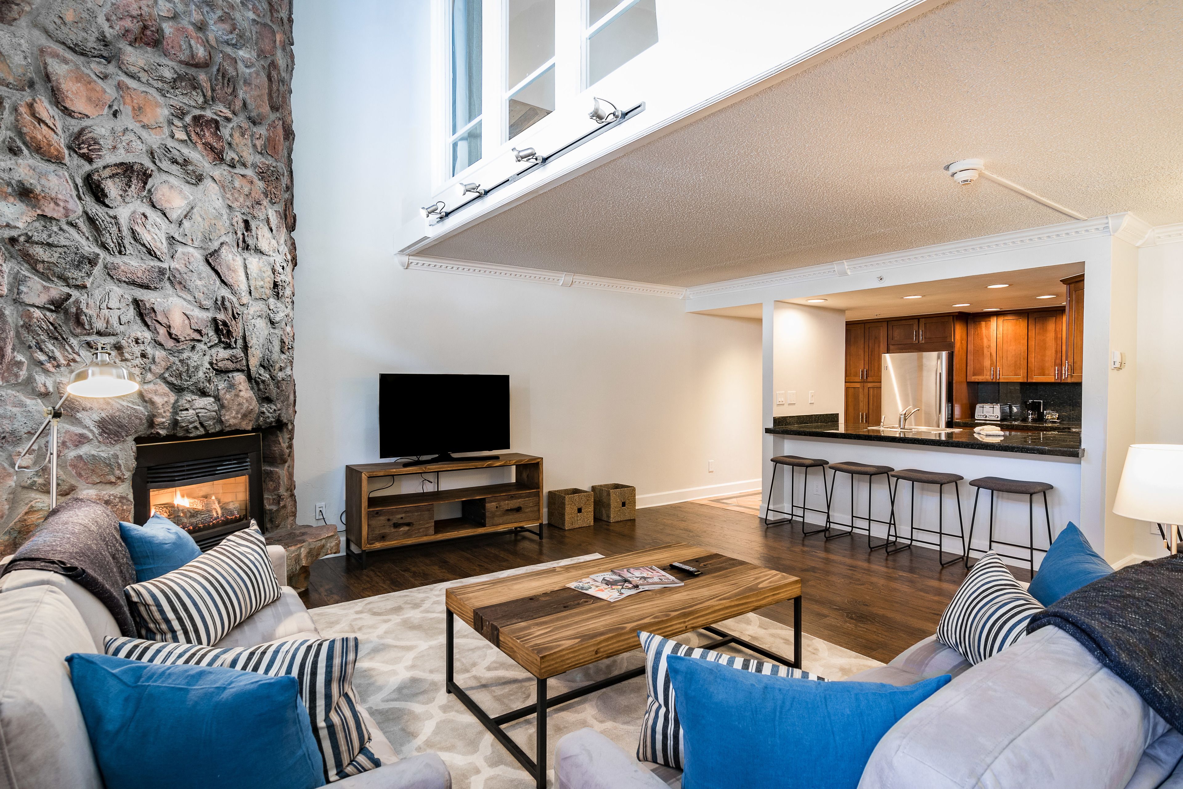 Appartamento, 2 camere da letto, cucina, vista valle | Soggiorno | Smart TV 55 pollici con canali via cavo