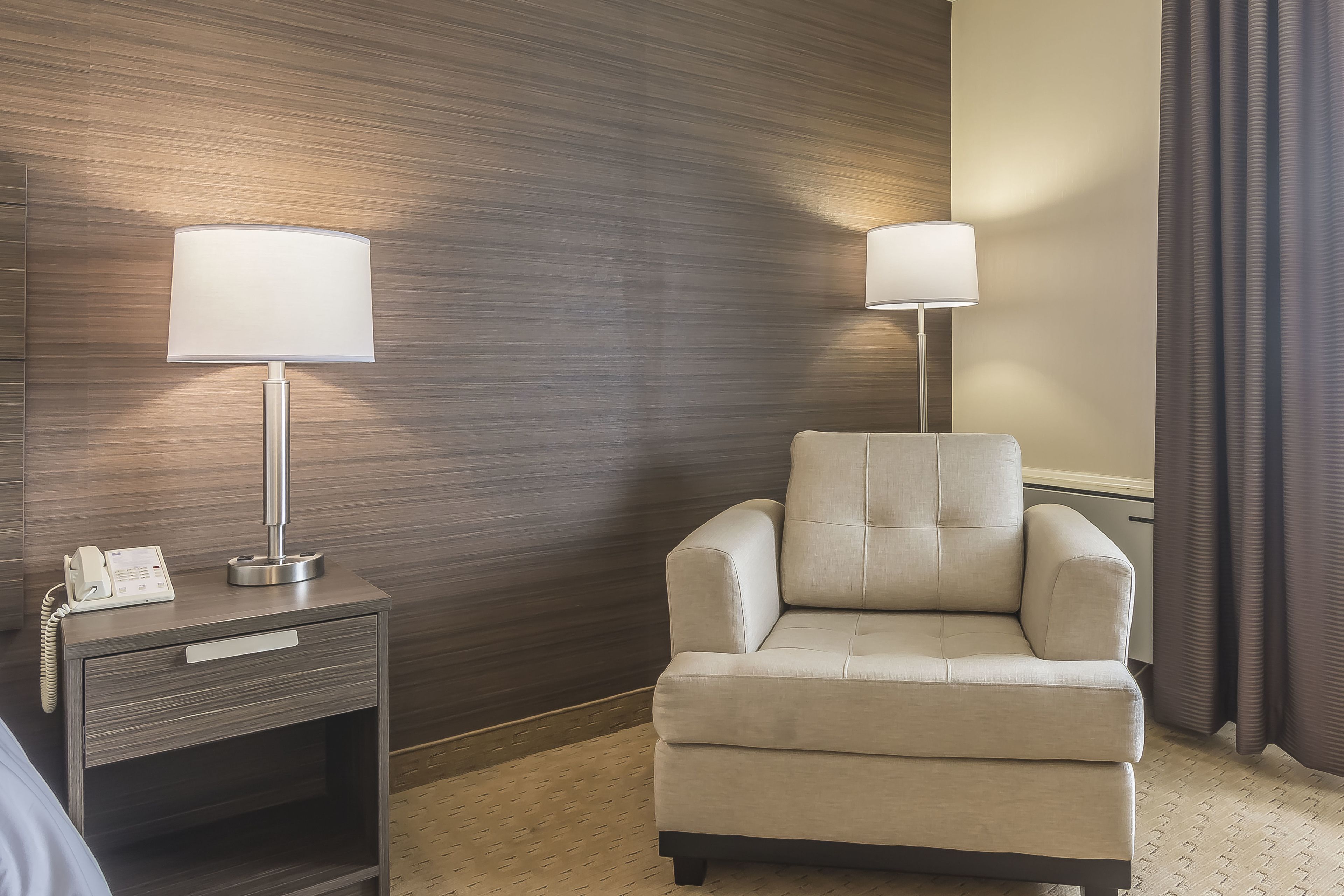 standard queen room, upper floor | premium bedding, pillow-top beds, desk, blackout curtains