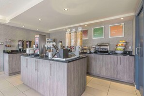 Petit déjeuner à emporter compris tous les jours