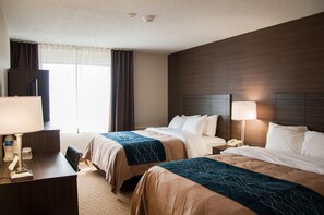 Deluxe Room with 2 Queen Beds, Upper Floor | 高档床上用品、加厚床垫、办公桌、遮光窗帘