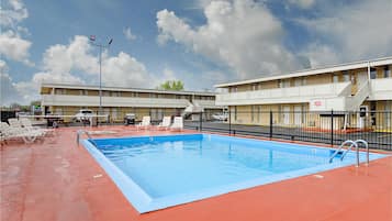 Außenpool (je nach Saison geöffnet)