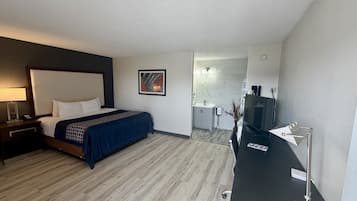 Deluxe Suite, 1 King Bed, Non Smoking, Hot Tub