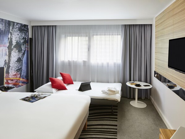 Hypo-allergenic bedding, minibar, in-room safe, desk - Novotel Birmingham Airport (Birmingham)