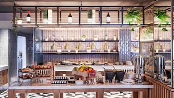 Komplett frokost hver dag (GBP 18.95 per person)