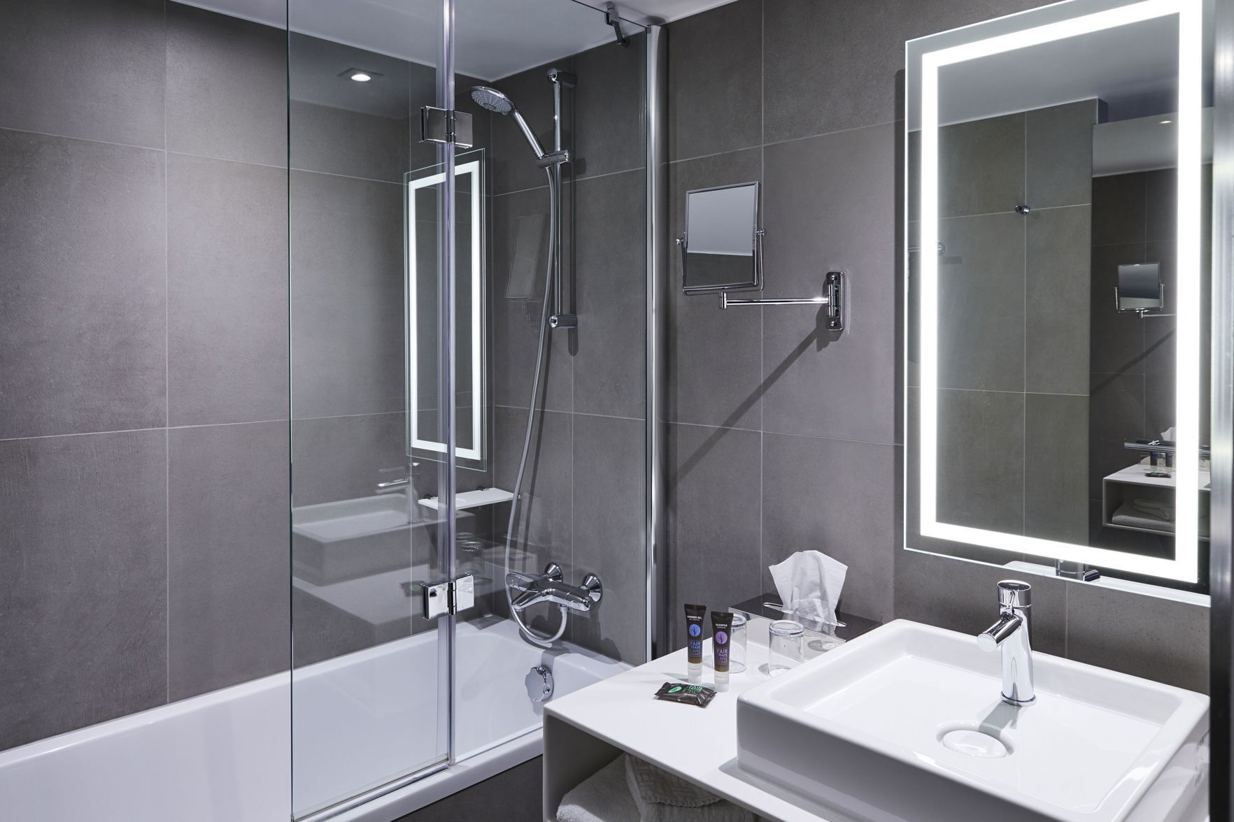 Bagno | Combinazione doccia/vasca, soffione a pioggia