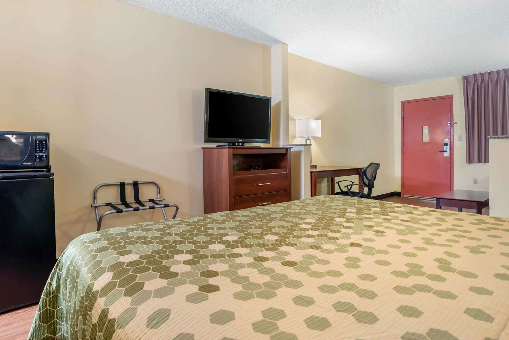 Iron/ironing board, rollaway beds, free WiFi, bed sheets