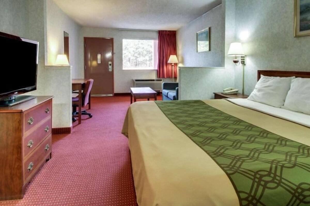 Iron/ironing board, rollaway beds, free WiFi, bed sheets