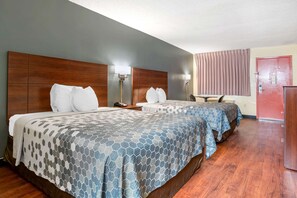 Bàn ủi/dụng cụ ủi quần áo, giường gấp/giường phụ (phụ phí)