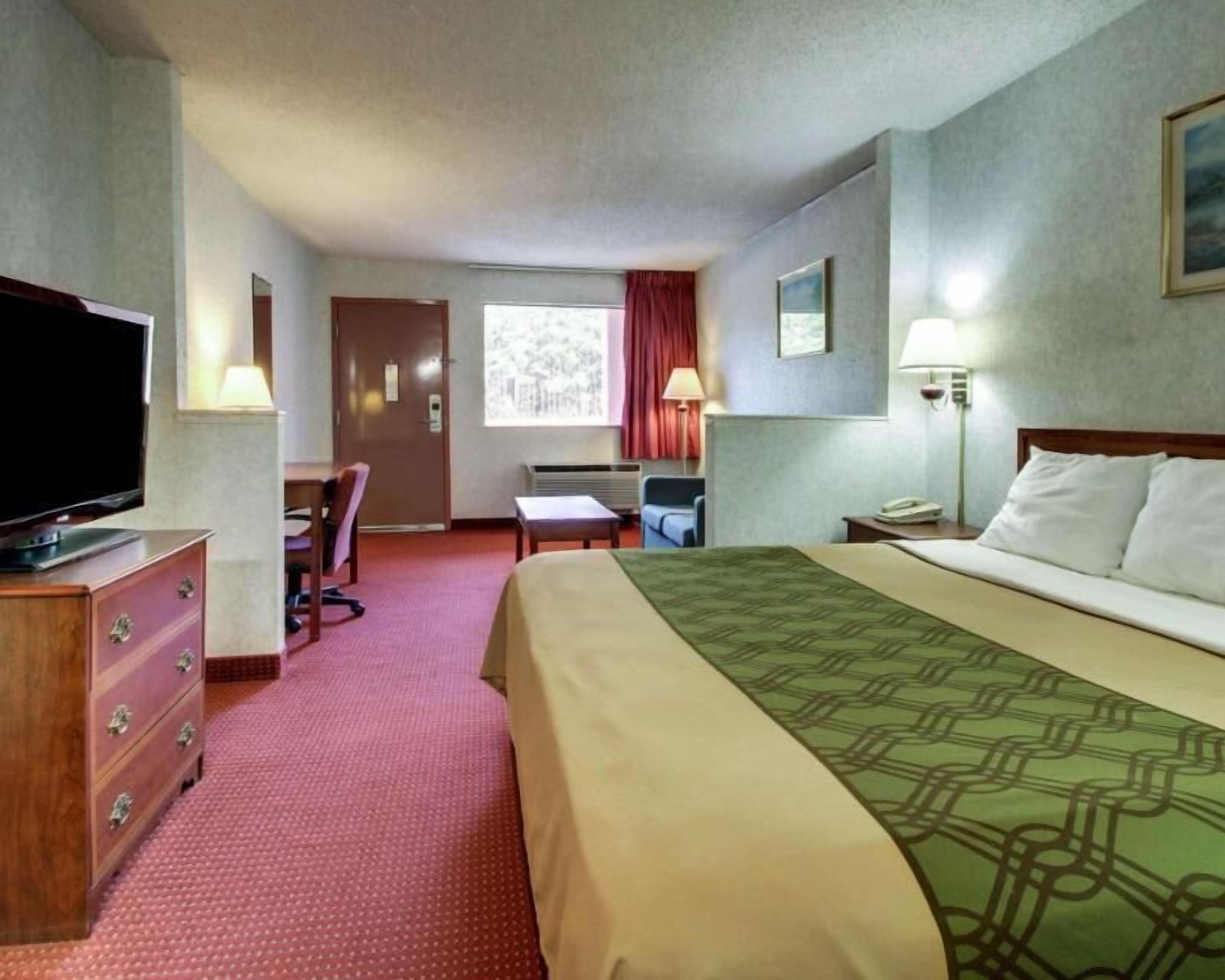 Iron/ironing board, rollaway beds, free WiFi, bed sheets