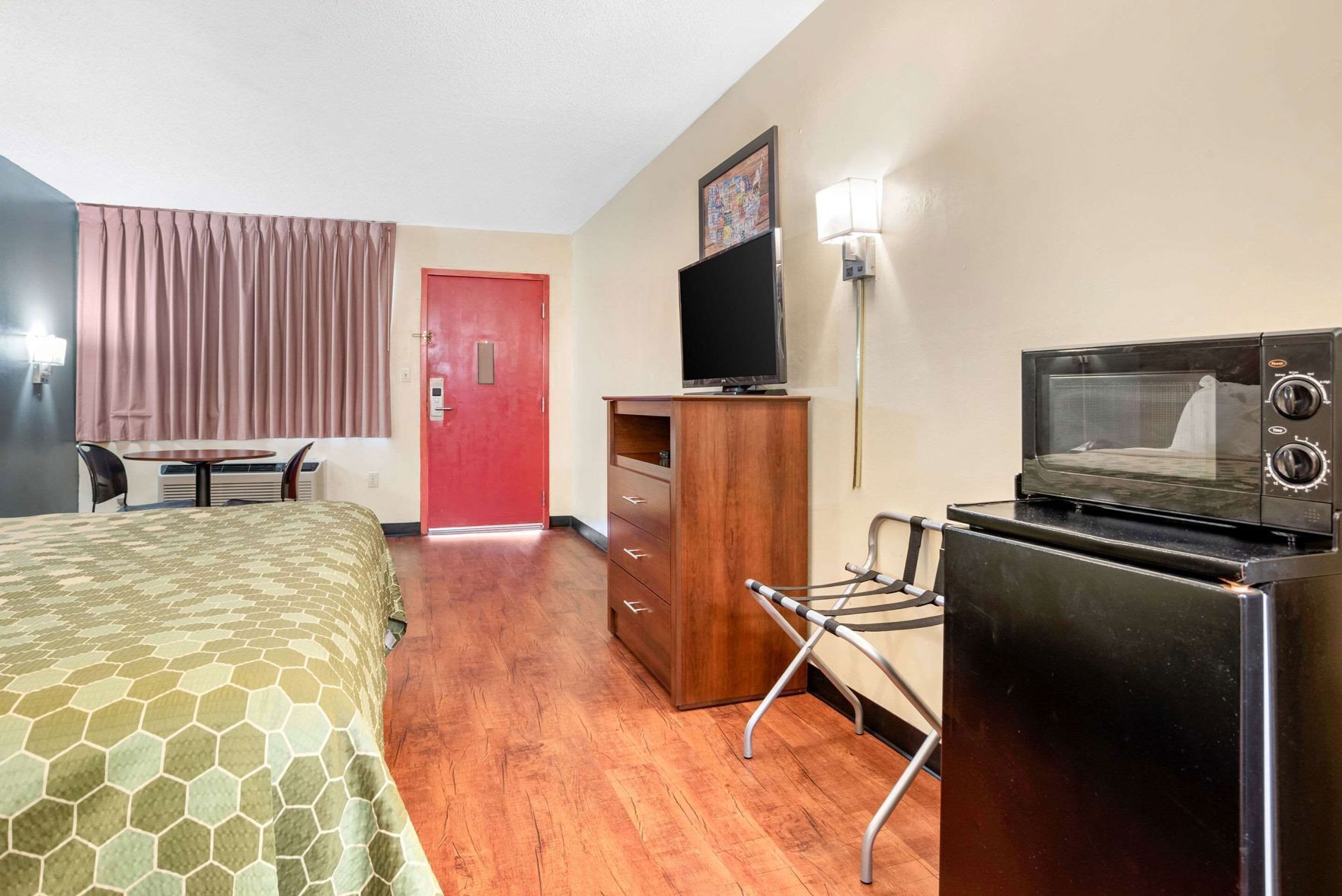 Iron/ironing board, rollaway beds, free WiFi, bed sheets
