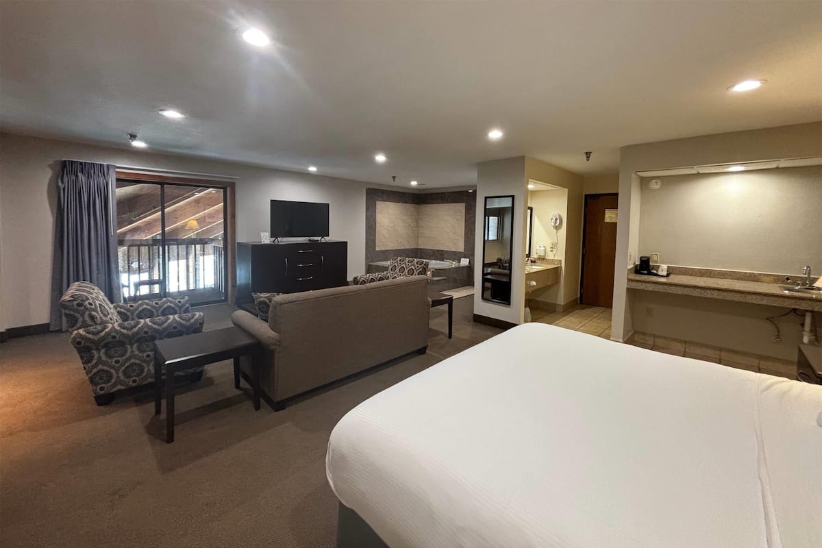 Studio Suite, 1 King Bed, Non Smoking