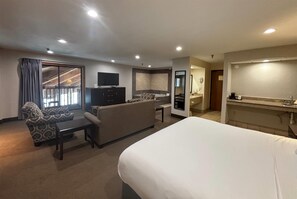 Studio Suite, 1 King Bed, Non Smoking - Baymont by Wyndham Tuscola (Tuscola)