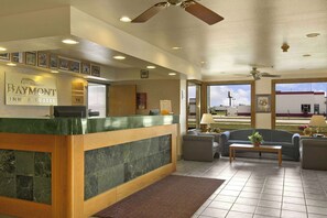 Lobby - Baymont by Wyndham Tuscola (Tuscola)