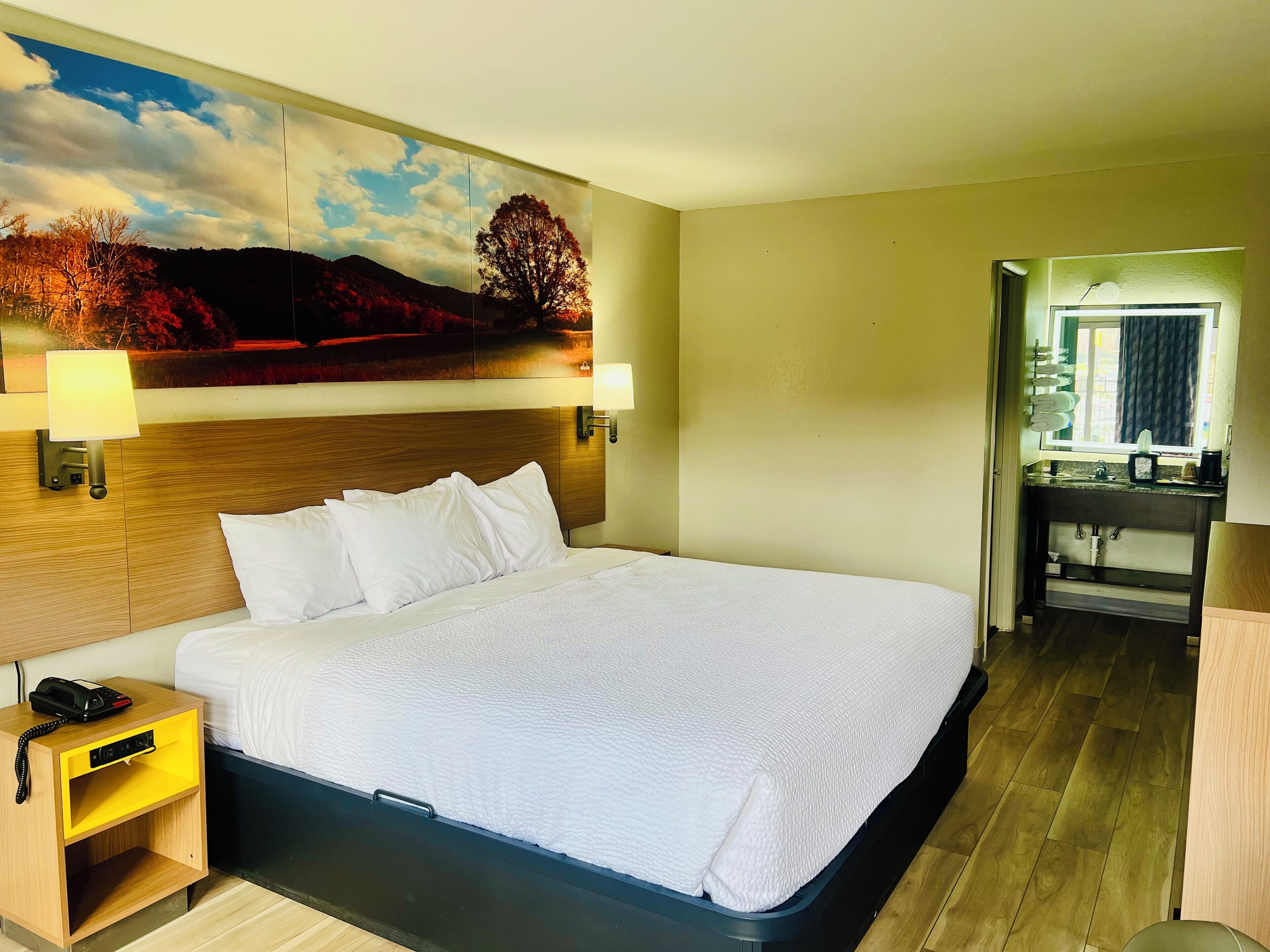 Suite, 1 King Bed, Non Smoking | In-room safe, desk, iron/ironing board, free WiFi