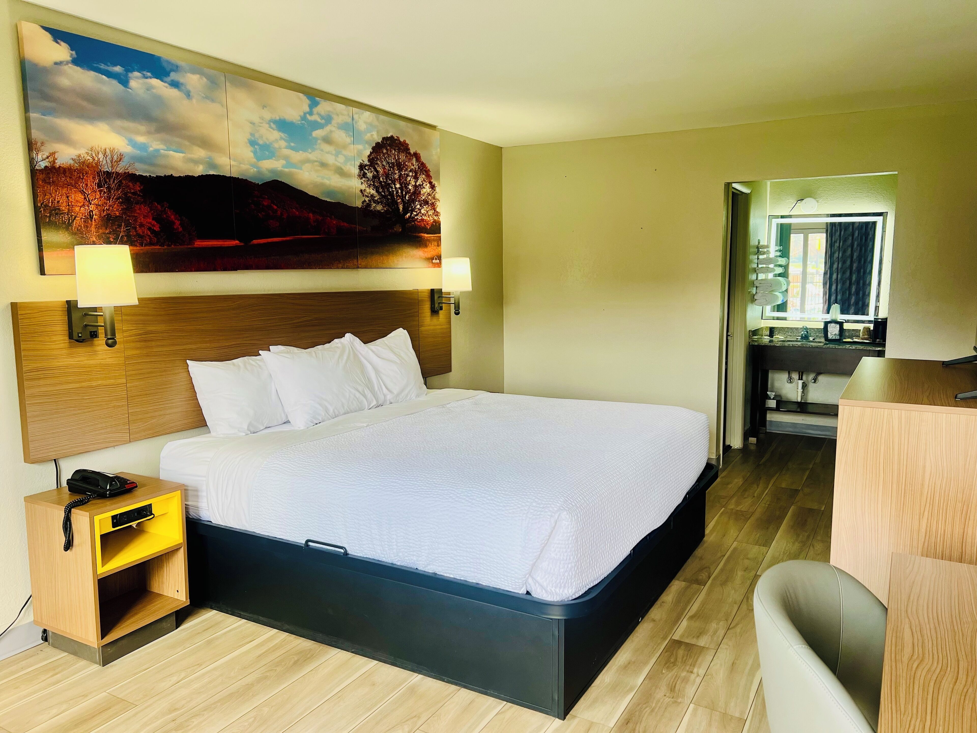 In-room safe, desk, iron/ironing board, free WiFi