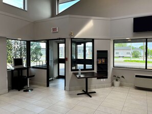 Lobby - Econo Lodge Airport (Québec City)