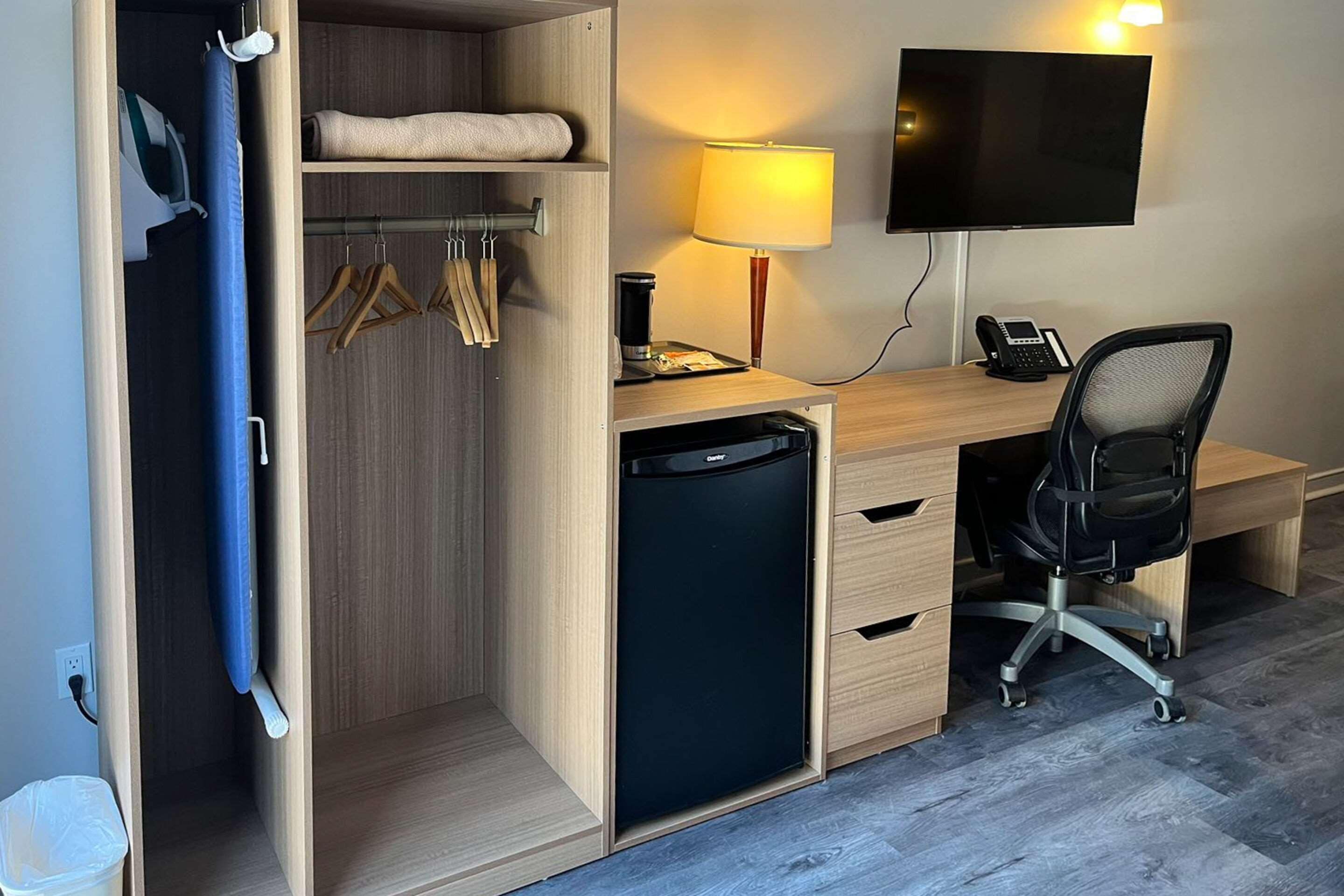 standard room, 1 queen bed with sofabed, second floor | desk, blackout curtains, soundproofing, iron/ironing board