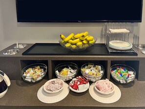 Free daily continental breakfast
