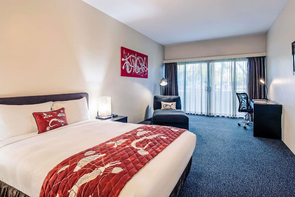 In-room safe, desk, soundproofing, iron/ironing board