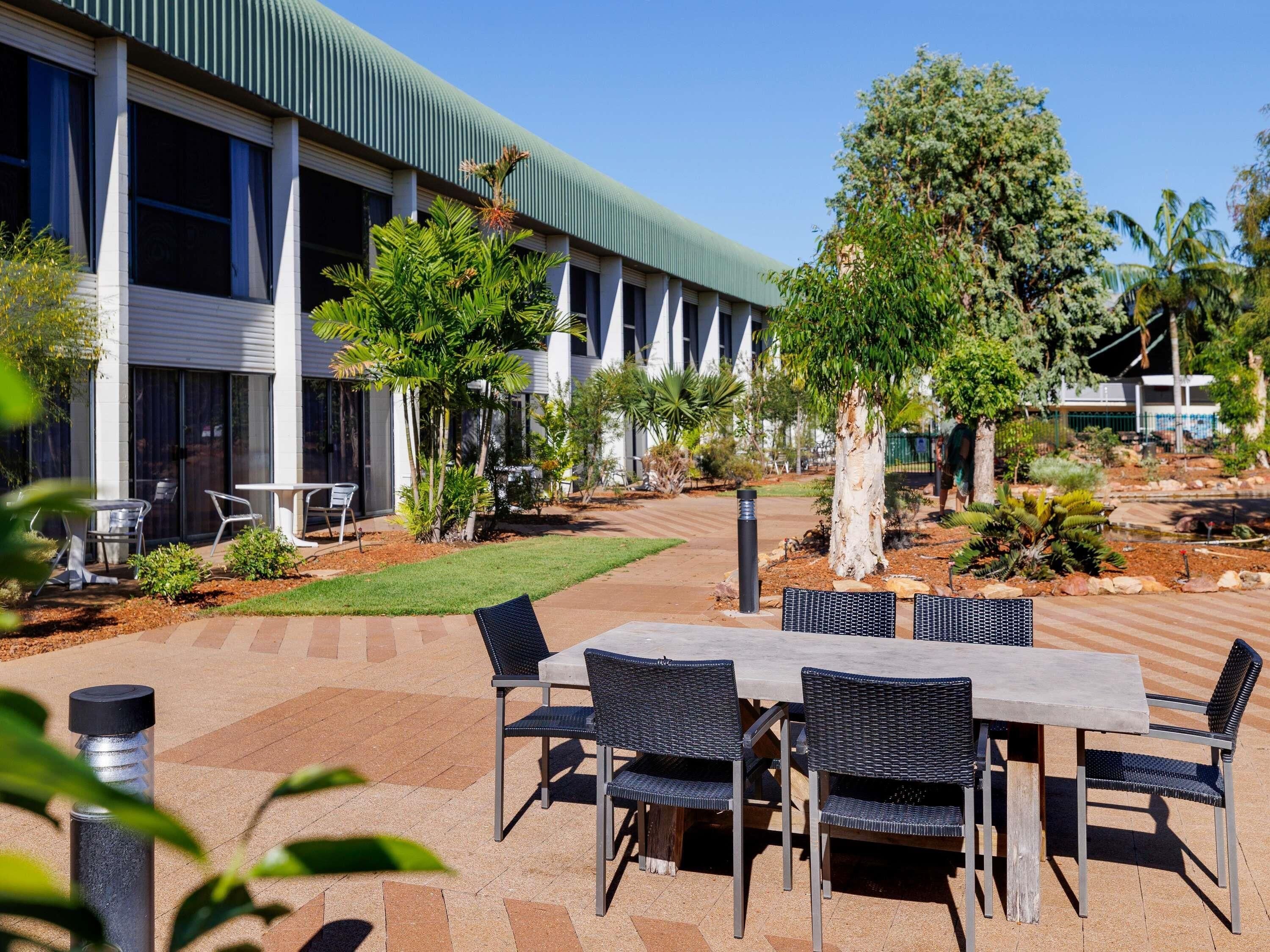 家庭客房 | 房內夾萬、書桌、隔音、熨斗/熨衫板