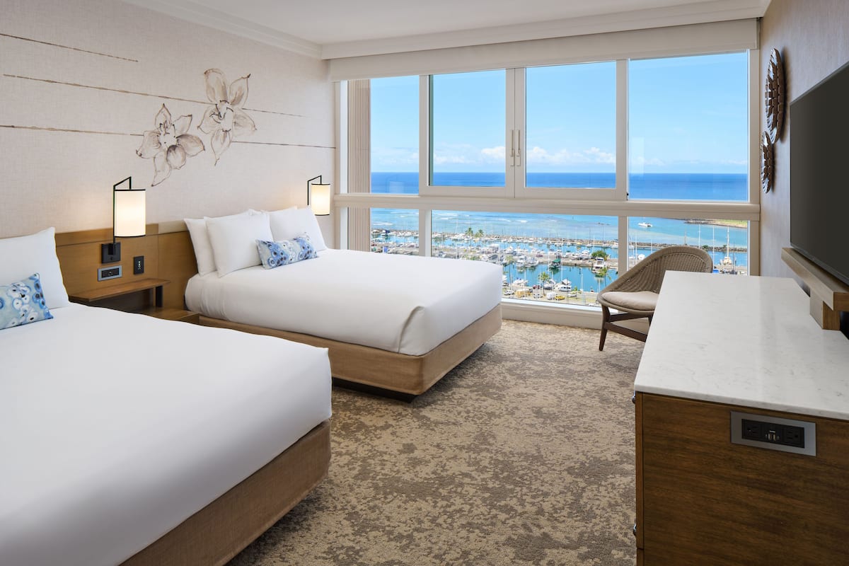 Club Premier Oceanfront 2 Queen Beds | Hypoallergeen beddengoed, een kluis op de kamer, een bureau