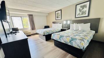 Zimmersafe, Schreibtisch, laptopgeeigneter Arbeitsplatz